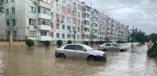 Наводнение в оккупированном Крыму: затопило Керчь (ВИДЕО)