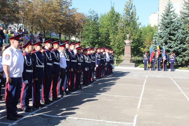 В оккупированном Алчевске подростков «посвятили в казаков» (ФОТО)