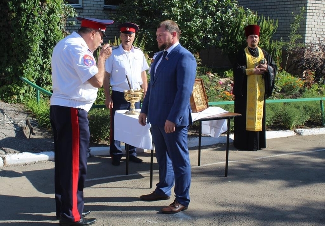 В оккупированном Алчевске подростков «посвятили в казаков» (ФОТО)