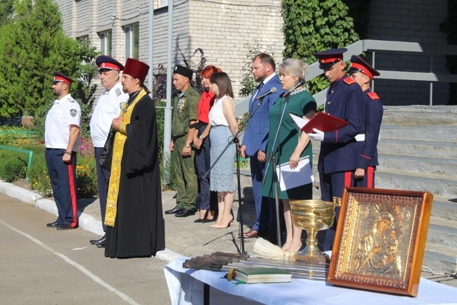 В оккупированном Алчевске подростков «посвятили в казаков» (ФОТО)