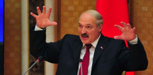 Лукашенко заявил о шпионах на промпредприятиях Беларуси