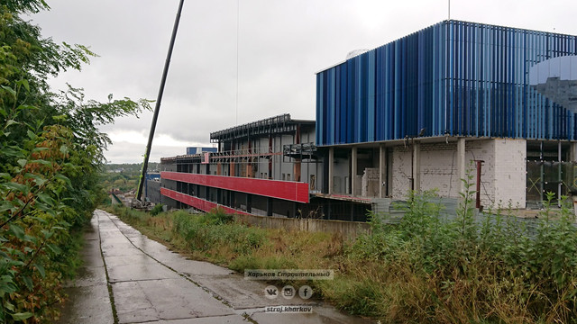Как проходит реконструкция крупного ТРЦ на Алексеевке (ФОТО)