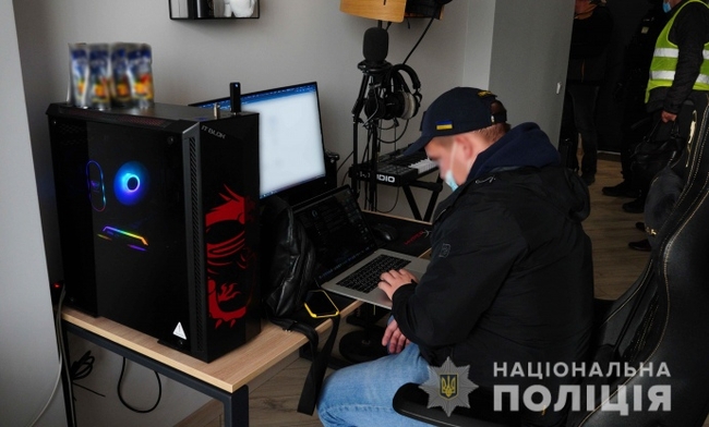 Атаки на 100 іноземних компаній, 150 млн збитків - у Києві викрили хакера