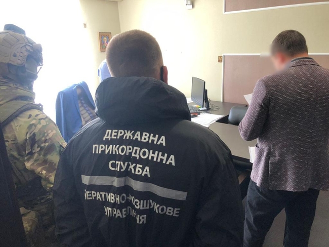Під час обшуків на Харківщині правоохоронці вилучили 160 тисяч літрів спиртової рідини (ВІДЕО)