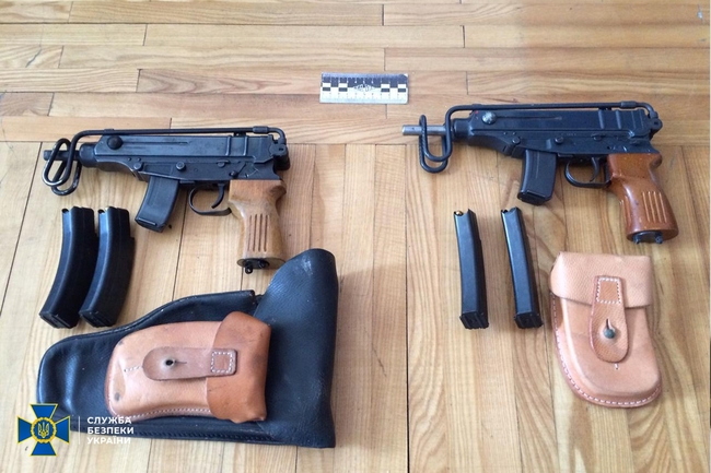 За матеріалами СБУ суд покарав організаторів нелегальної торгівлі зброєю