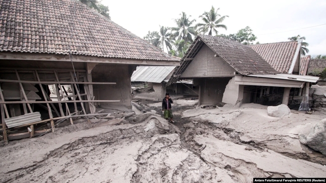 Виверження вулкана в Індонезії: щонайменше 13 людей загинули