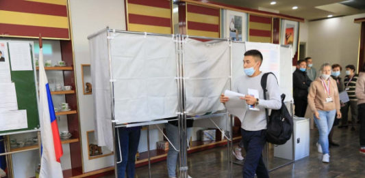 Выборы в РФ: члены избиркомов признались, что фальсифицировали выборы на родине Шойгу