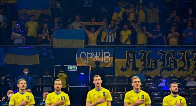 Российский футбольный союз пожаловался в УЕФА на песни украинских болельщиков: подробности