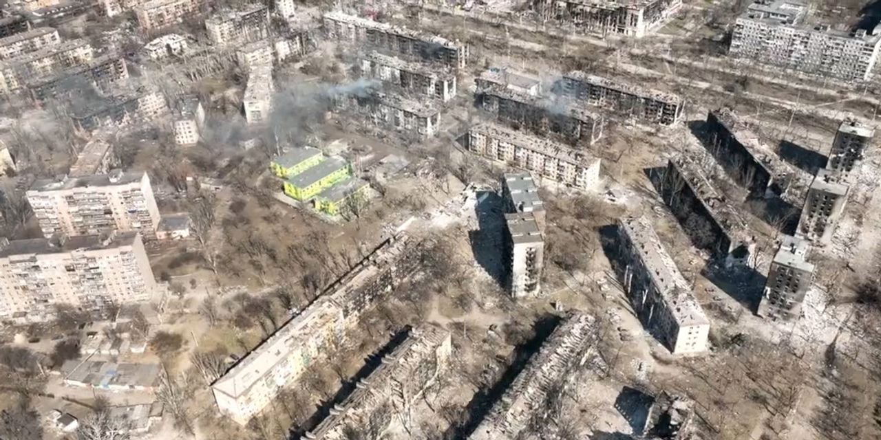 ЗАЧЕМ ИМ разрушенные, обезлюдевшие, обугленные города востока Украины