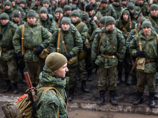 Путін продовжує надсилати строковиків на війну в Україну