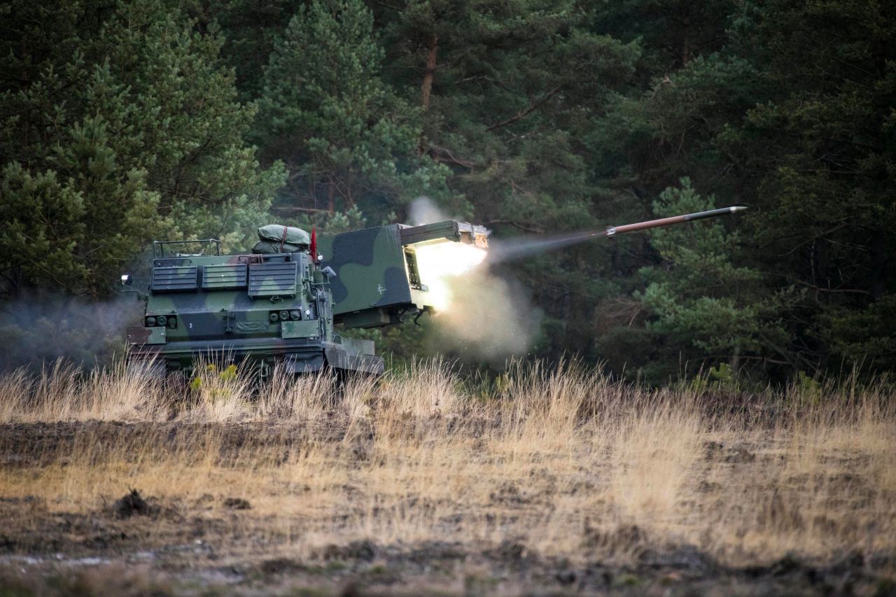 Українські військові почнуть навчання на німецьких реактивних системах залпового вогню Mars II