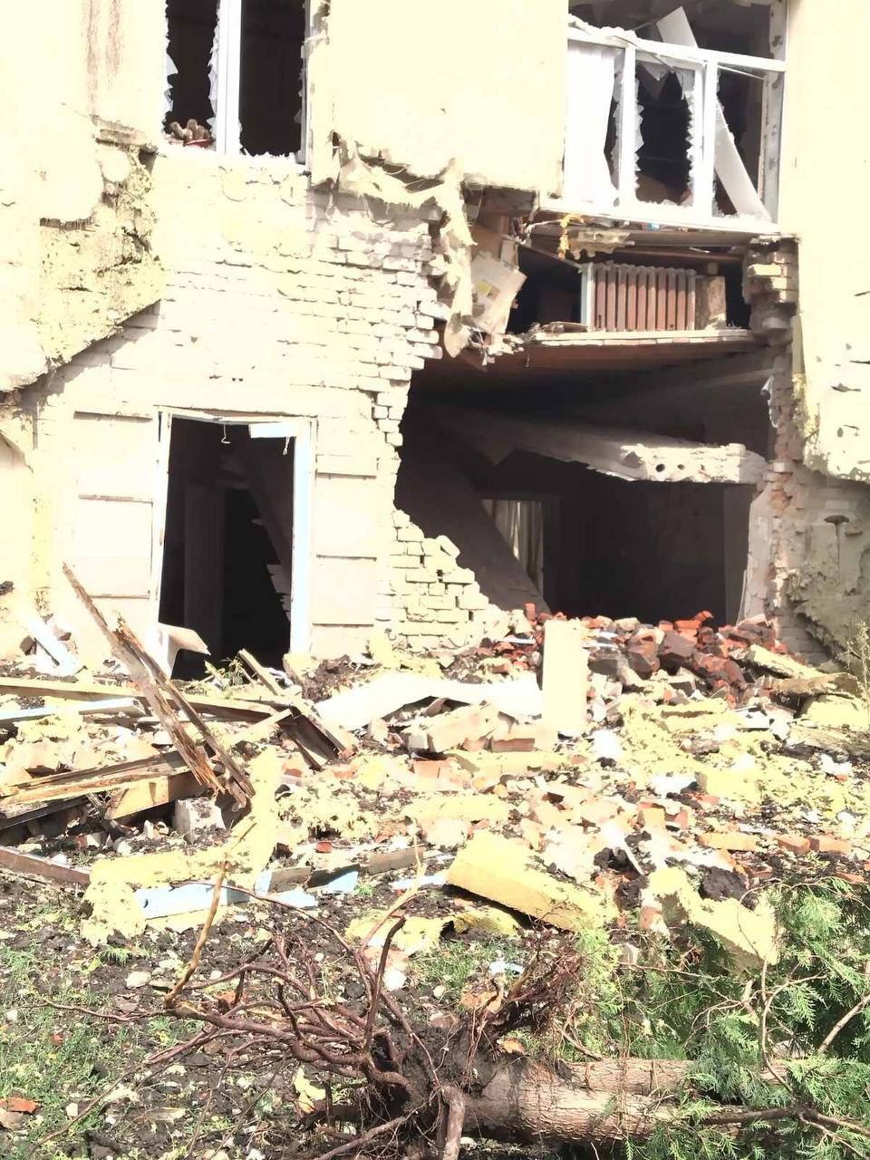 Окупанти розбили школу в селі Лебяже
