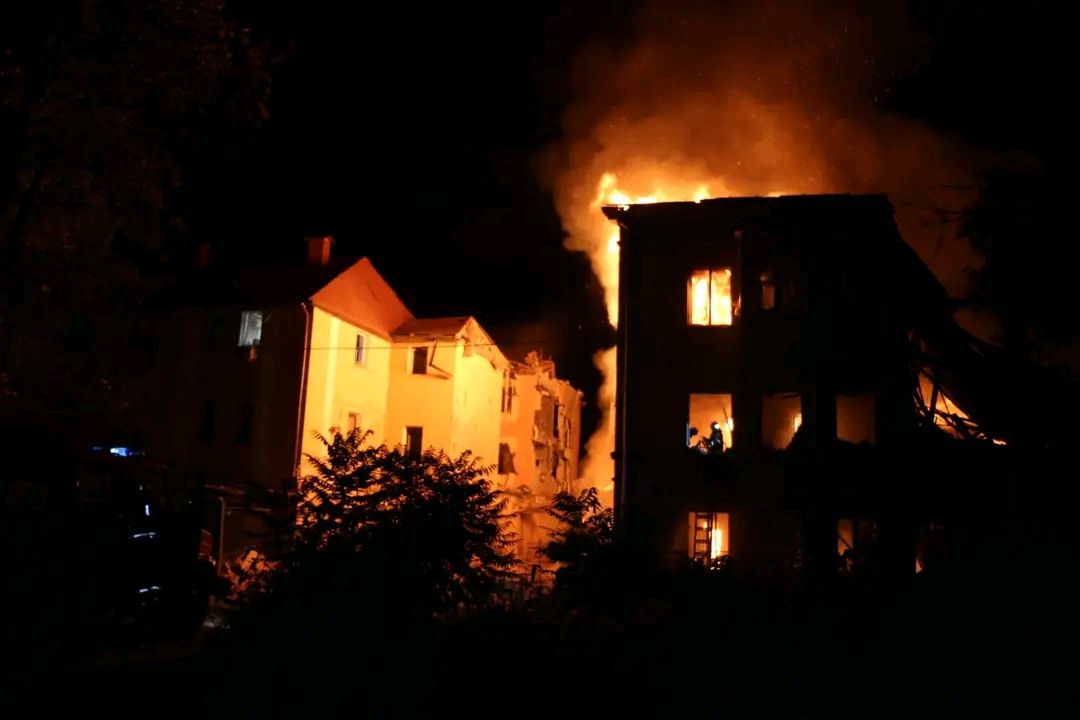 Харків: інформація щодо ліквідації пожежі у триповерховому житловому будинку (станом на 07:00)