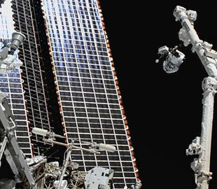 Китайські астронавти вийшли у відкритий космос із нової станції