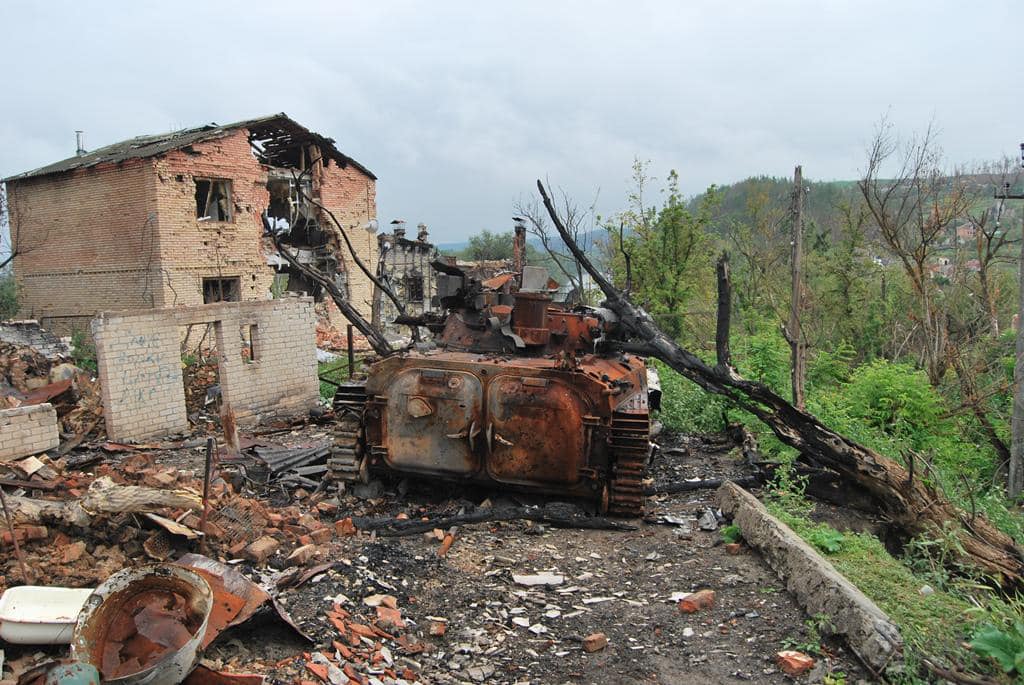 Туалет біля вівтаря, порно в школі, зруйноване село – таким окупанти залишили Богородичне (ФОТО)