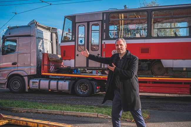 Чехія передала Україні 22 трамваї та 6 автобусів