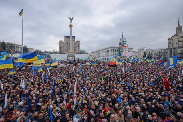 1 грудня 2013 року в Києві розпочалося друге всеукраїнське віче Революції Гідності