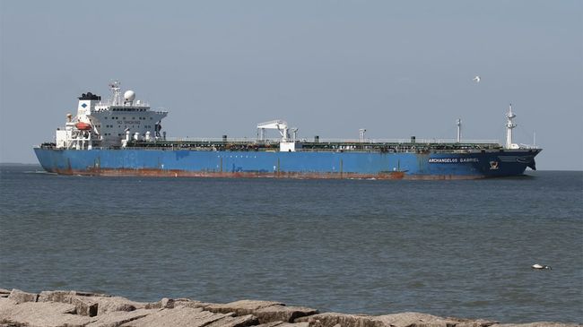 Владельцы танкеров массово отказываются перевозить российскую нефть из-за санкций