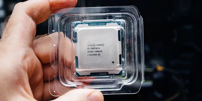 Intel знайшла мільярди доларів на новий завод