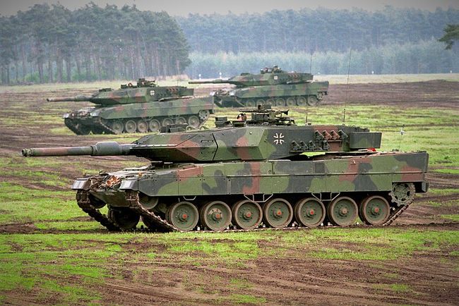 Німецькі журналісти стверджують, що ФРН не ділиться з нами танками через фантомні гріхи