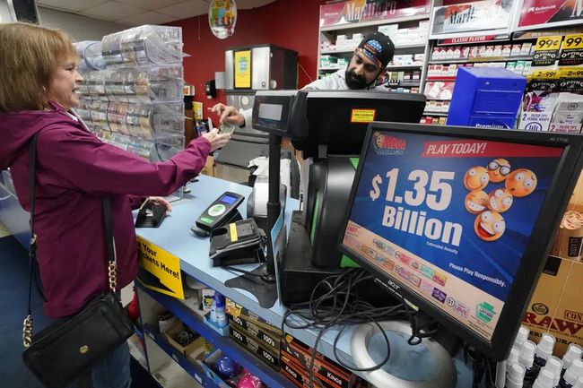 У США зірвали масштабний джекпот у лотереї — $1,35 мільярда<tagsсша