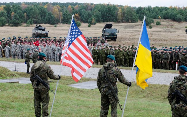 Британия и США анонсировали дополнительные программы учений украинских военных