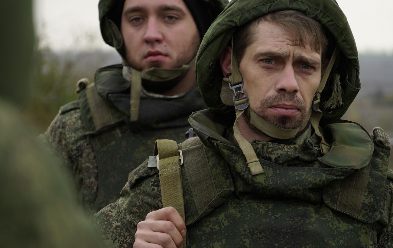 В рф готуються до нової хвилі мобілізації – під прицілом військкоматів жителі москви, вводиться заборона збиратися групами понад 20 людей