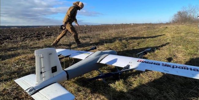 Розвідники отримали від волонтерів українські дрони Raider