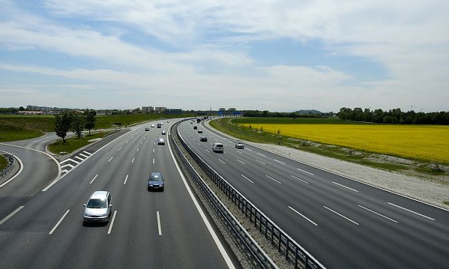У Європі різко обмежать швидкість руху авто