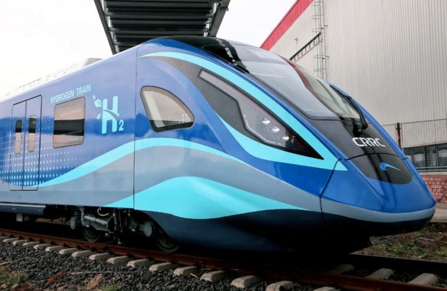 Китай запускает поезд, который работает на водороде и может разгоняться до 160 км/ч
