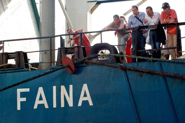 5 лютого 2009 року українське судно «Фаїна» було звільнене з полону сомалійських піратів