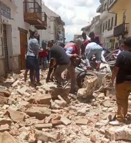 В Эквадоре сегодня зафиксировали землетрясение магнитудой 6.5. баллов