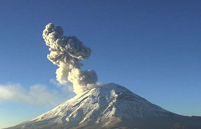 В Мексике проснулся один из самых опасных вулканов - Попокатепетль