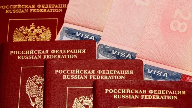 Латвия не принимает заявления на получение россиянами всех типов виз.
