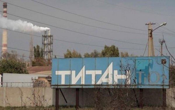 оккупанты превратили химический завод в Крыму в военную базу