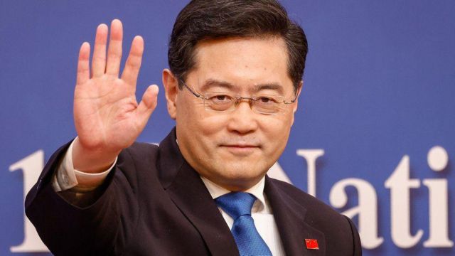 Цинь Ган снят с должности главы МИД КНР — решение парламента КНР