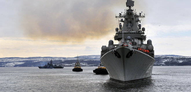 росія та Китай направили найбільшу в історії флотилію патрулювати поряд із США