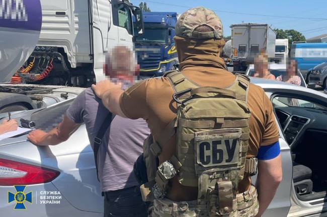 СБУ затримала прихильницю «руского міра», яка організувала канал для виїзду ухилянтів за кордон