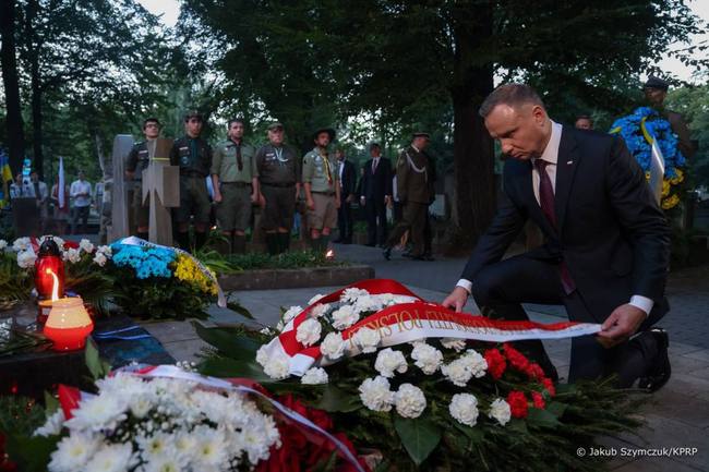 Президент Польши Дуда почтил память воинов УНР