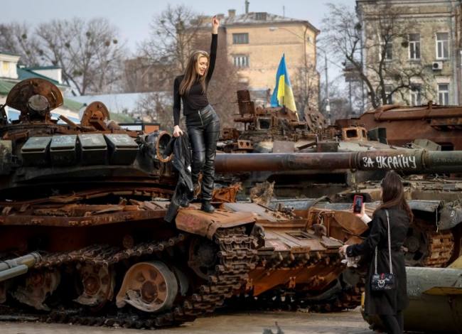 Іржавий слід війни. Куди зникають підбиті російські танки?