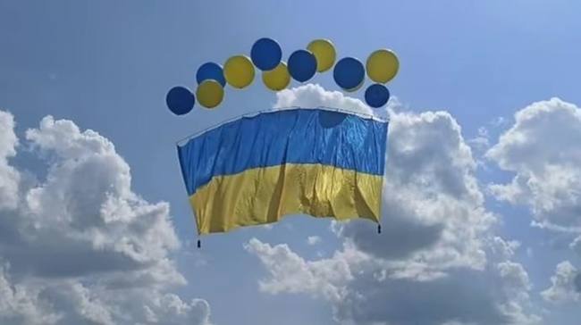 Оккупанты раскрыли свои позиции, пока пытались сбить украинский флаг над временно оккупированным Донецком