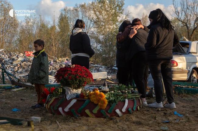 Одинадцятеро дітей, які залишилися сиротами після удару росіян по Грозі вже мають піклувальників або опікунів — Харківська ОВА