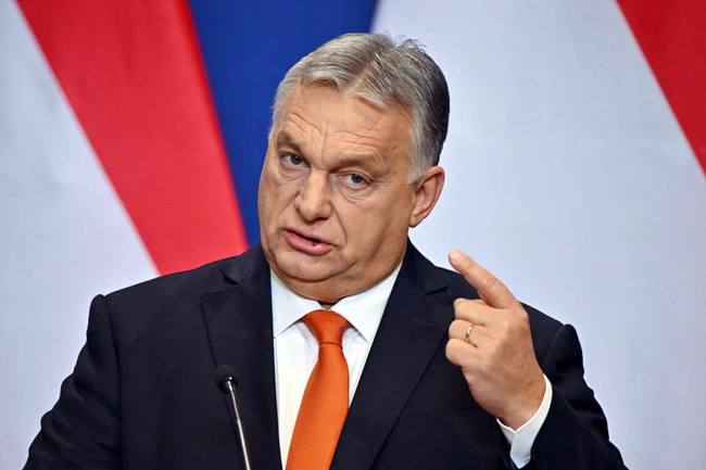 Неймовірно, що саме угорці, які мають такий важкий історичний досвід з СРСР, тепер підтримують ідеї Орбана