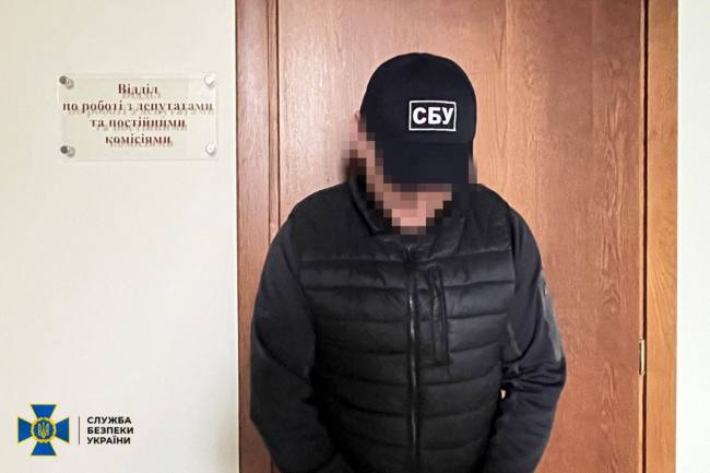 СБУ провела обшуки в Ужгородській міськраді щодо відпочинку депутатів за кордоном під виглядом «відряджень»