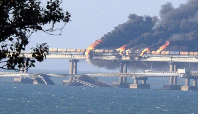 Крымский мост остается законной военной целью Вооруженных сил Украины - ГУР