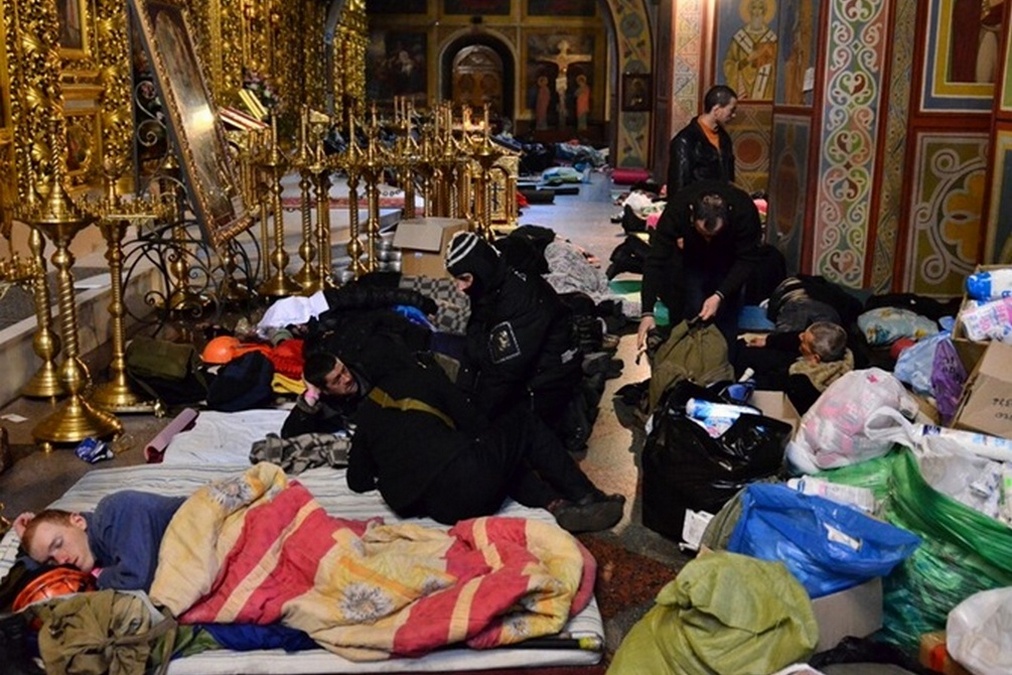 У ніч на 11 грудня 2013 року вперше за вісім століть Київ почув набат Михайлівського Золотоверхого собору