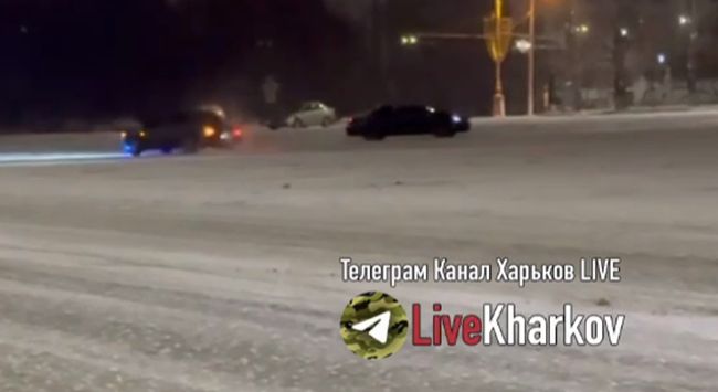 Поліцейські встановили особи водіїв, які дрифтували на площі в центрі Харкова