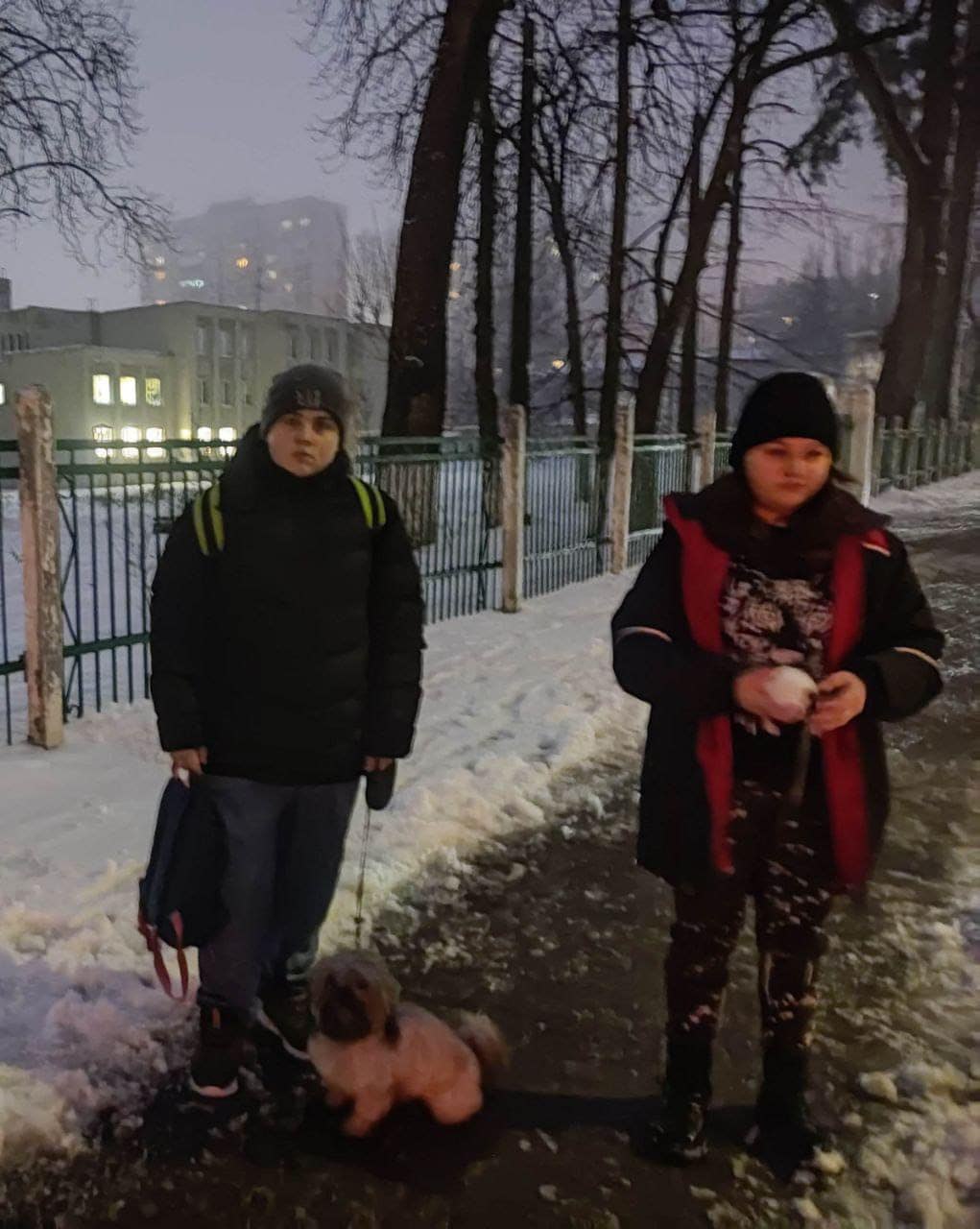 Дітей полеглого захисника України напередодні не пустили до укриття через собаку