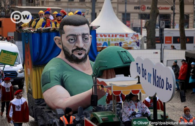У Німеччині висміяли путіна та Трампа під час карнавалу у божевільний понеділок