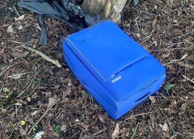 Виявився уродженцем росії: правоохоронці затримали чоловіка, який викинув валізу з тілом матері у парку Тернополя